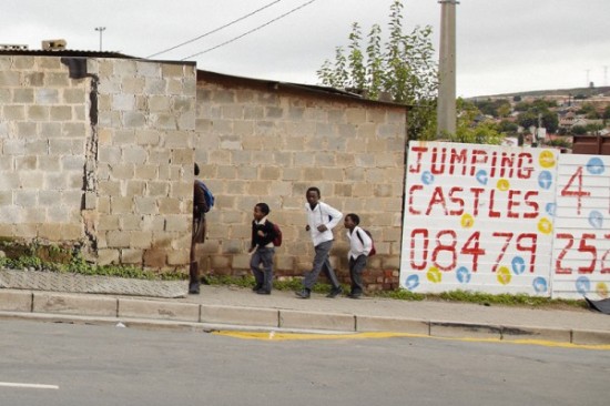 A-Campaign-Designed-To-Drop-Sales-human-being-enlèvements-iom-south-africa-afrique-du-sud-ambient-marketing-street-guerilla-alternatif-2-600x400