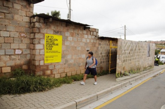 A-Campaign-Designed-To-Drop-Sales-human-being-enlèvements-iom-south-africa-afrique-du-sud-ambient-marketing-street-guerilla-alternatif-3-600x399