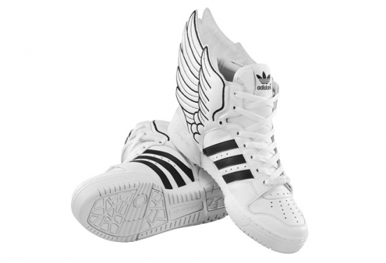 Schermata 2010-07-28 a 20.40.48 Adidas Wing Hi Top di Jeremy Scott. Schermata 2010-07-28 a 20.40.48 Adidas Wing Hi Top di Jeremy Scott.