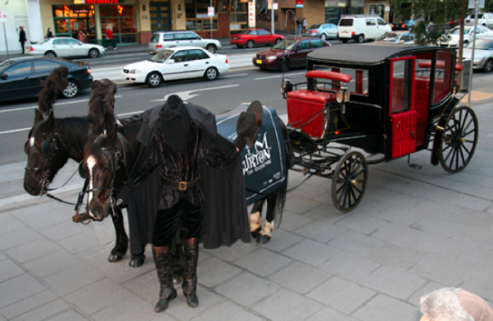 melbourne-headless-horse-man-tim-burton-acmi-exhibition-exposition-ambient-marketing-PR-Stunt-free-ride-2