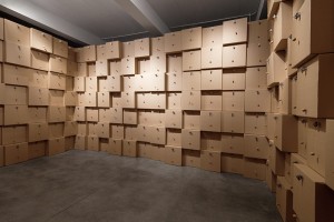 zimoun_2012_294_motors_cork_balls_cardboard_boxes_5_800px