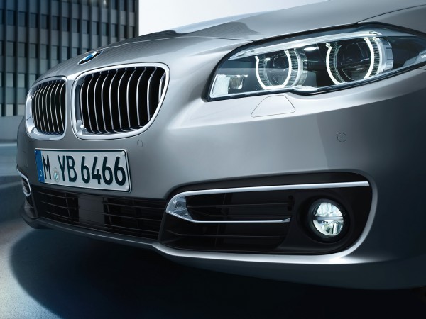 wallpaper-12-5-series-sedan-1600-1200