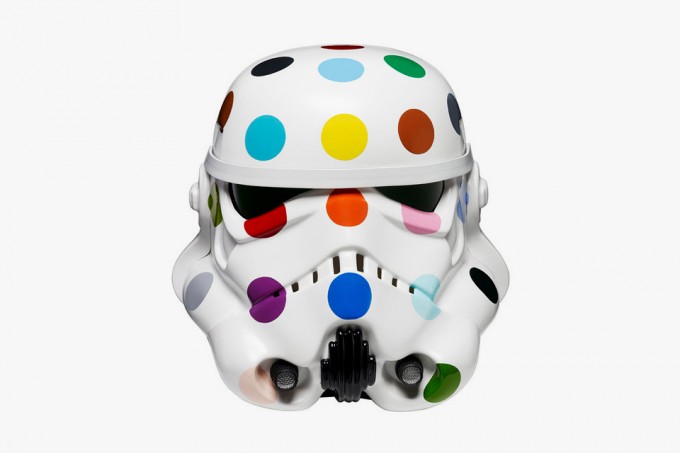 damien-hirst-stormtrooper-helmet-for-art-wars-1