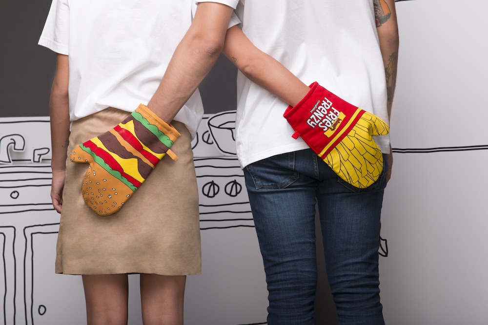 BURGER AND FRIES MITT