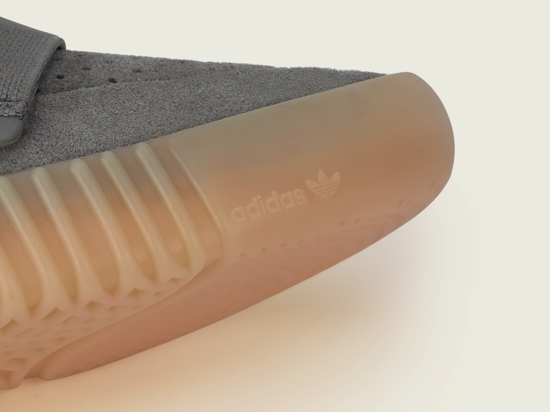 STILLS_YEEZY750_GREY_PR8