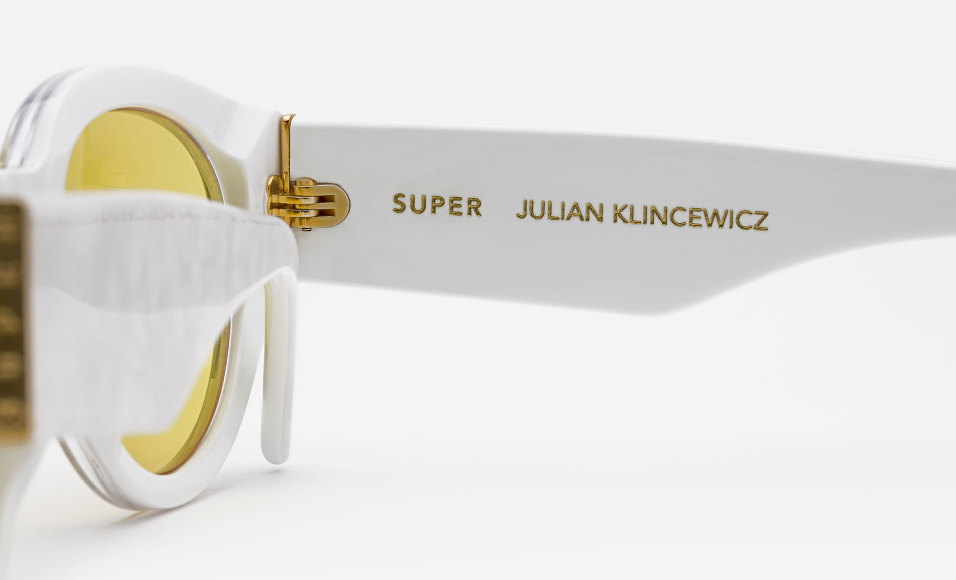 SUPER / Julian Klincewicz