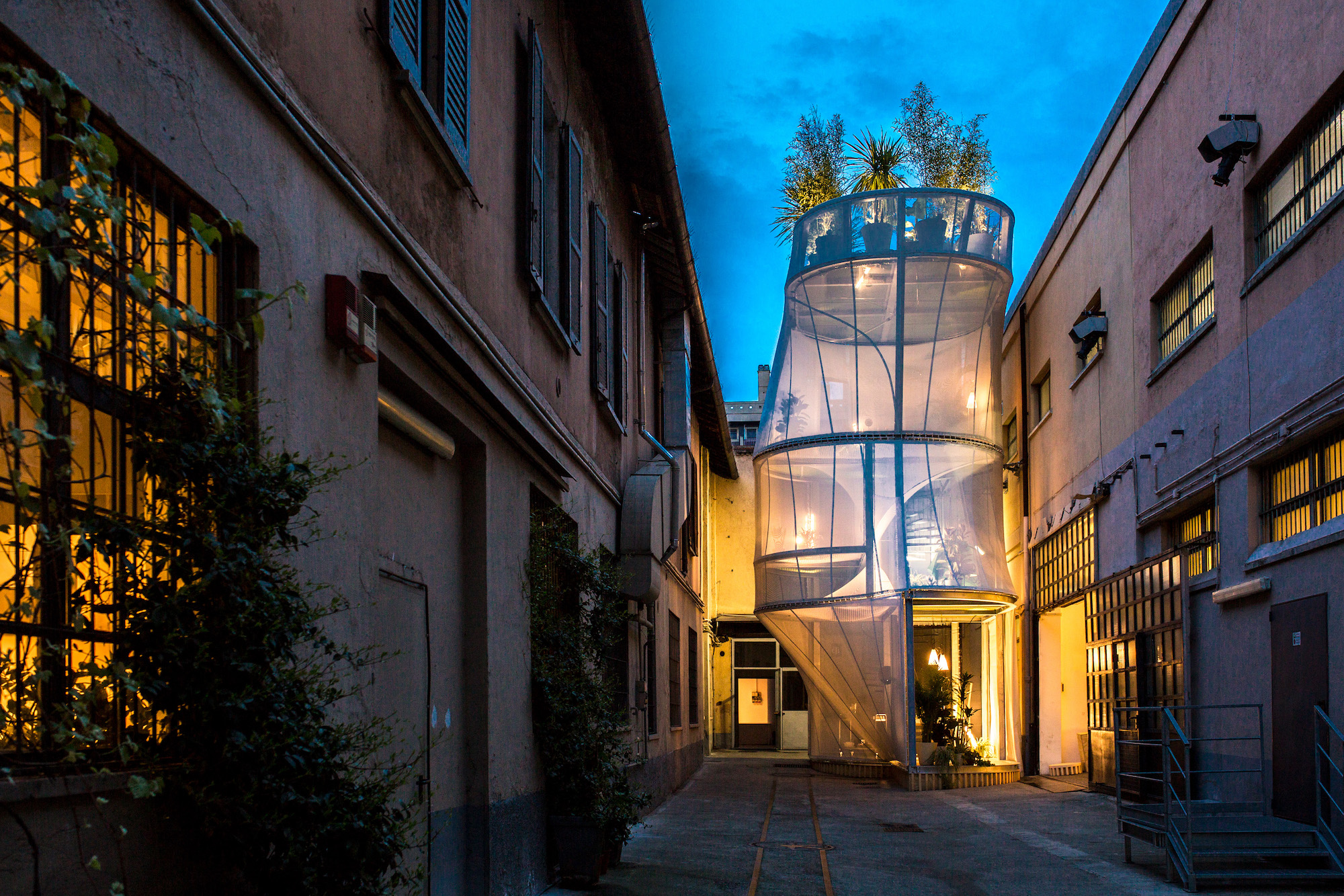 P90253158_highRes_mini-living-breathe-