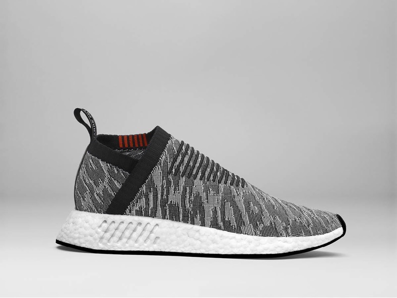 July_Fashion_Specialist_BZ0515_01