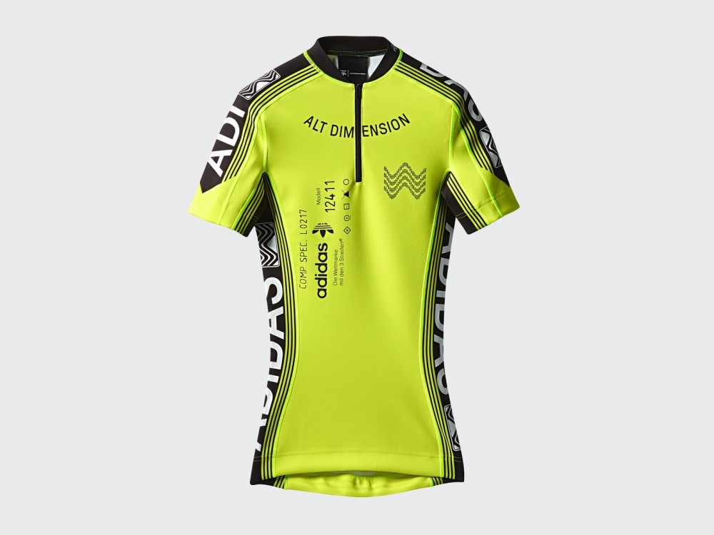 CV5048_PRAPPFRONT_FI