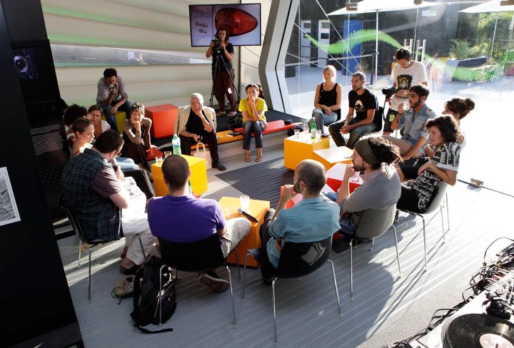 295856_259010727465676_112483858785031_868753_1606957318_n