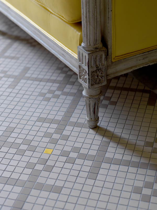 Hotel du Marc Werlé bedroom - Yellow sofa in the bathroom (Photo by Veuve Clicquot)