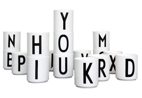 DESIGN LETTERS + Arne Jacobsen Schermata 11-2455868 alle 21.25.28