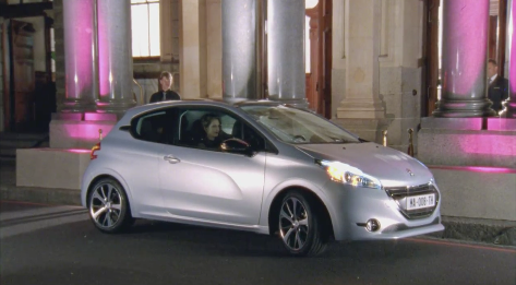 Let your body drive con Peugeot 208 peugeot1