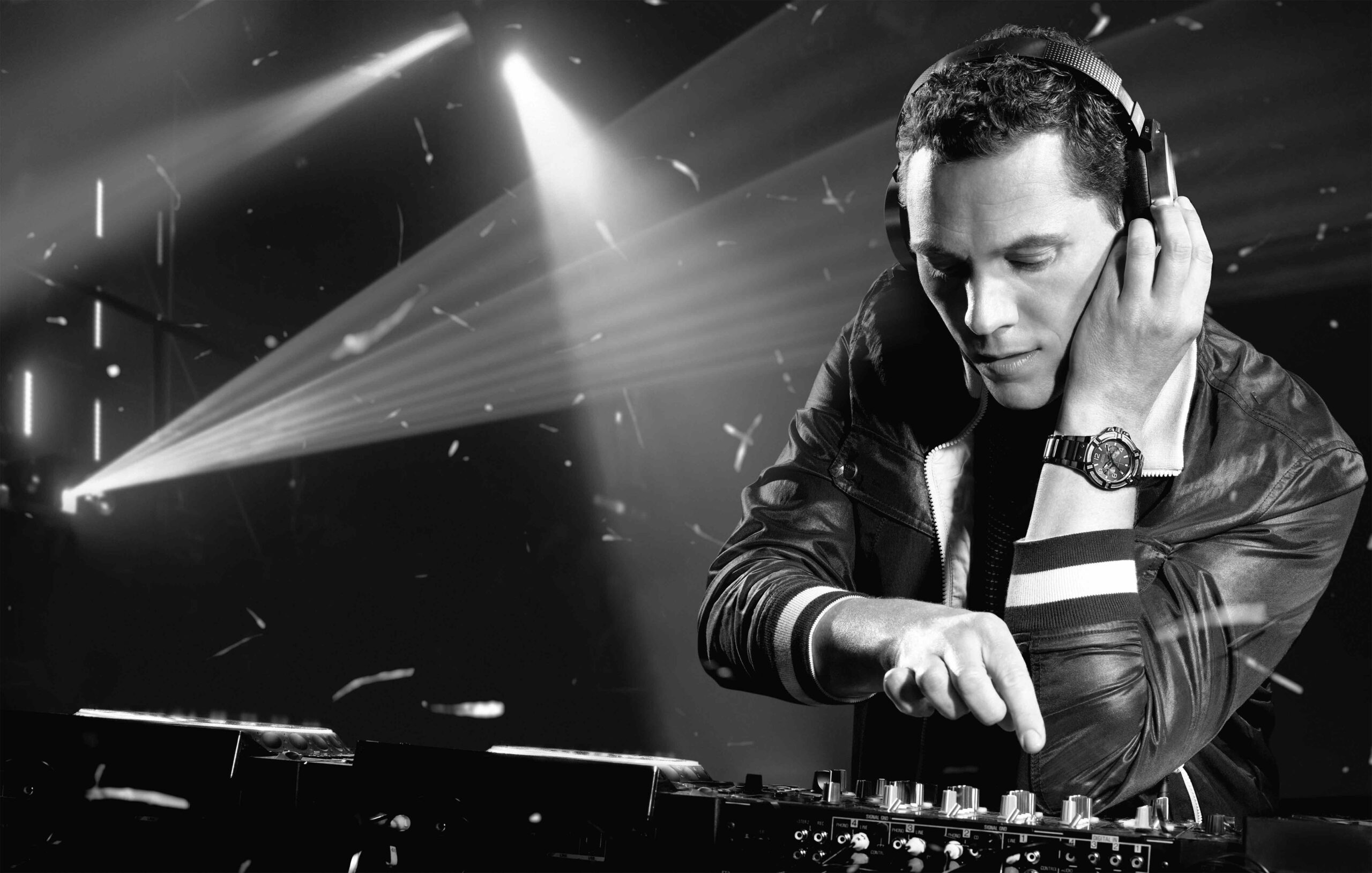 GUESS CONTEST VIP TOUR GT10