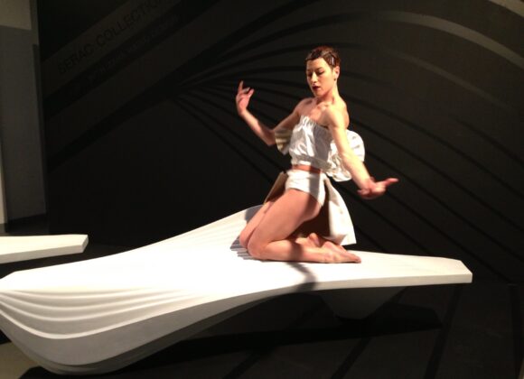 ARCHITECTURAL DANCE- ZAHA HADID FOR LAB 23 The Serac bench by Zaha Hadid for Lab23