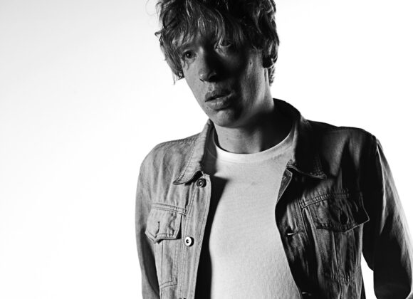 I droni di Daniel Avery planano sul Tunnel Daniel Avery Sep 2012 2 B&W crop web