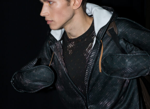 Julian Zigerli 1389622190_JULIANZIGERLI_MMU_FW1415_BACKSTAGE_49