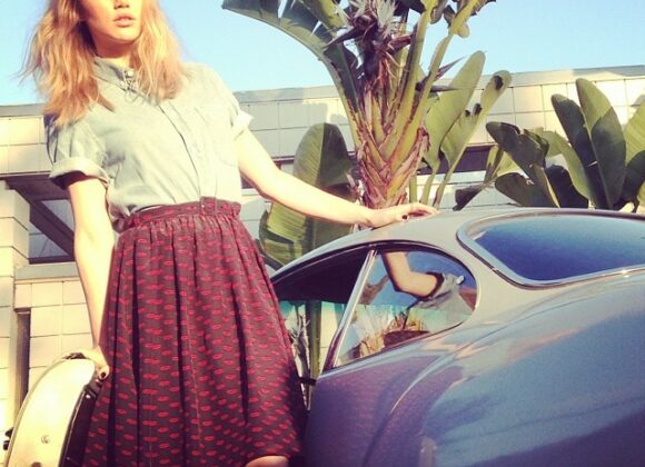 Suki Waterhouse per Superga Superga_Suki_Waterhouse_1