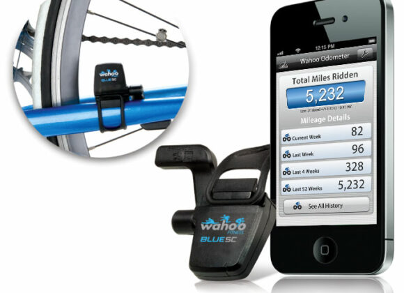Rflkt+ vs Garmin Edge Touring Ciclocomputer a confronto Blue-SC_with-iPhone-and-Bike--updated