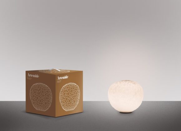 Artemide Meteorite: la micro-lampada da regalare a Natale Meteorite 15_Christmas 2014_Eco Havana cardbox