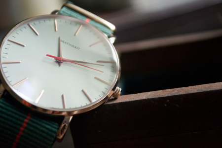 slim-wrist-watch-minimalist-design-green5