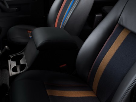 land-rover-defender-paul-smith-3