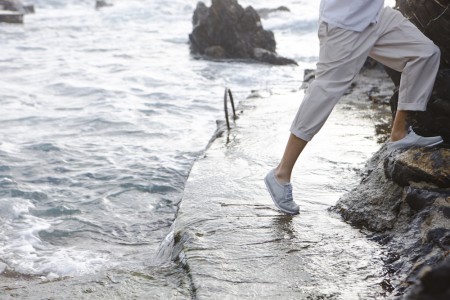 low_lightweight_grey