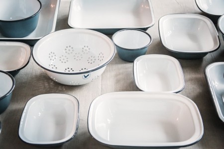 Le collezioni per la tavola in ceramica smaltata Falcon Enamelware 1