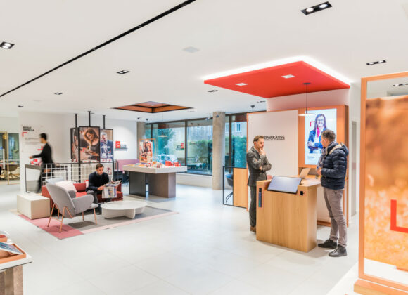 La banca tra design e innovazione secondo DINN! La nuova filiale Sparkasse a Bolzano