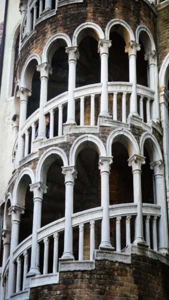 Scala Contarini del Bovolo