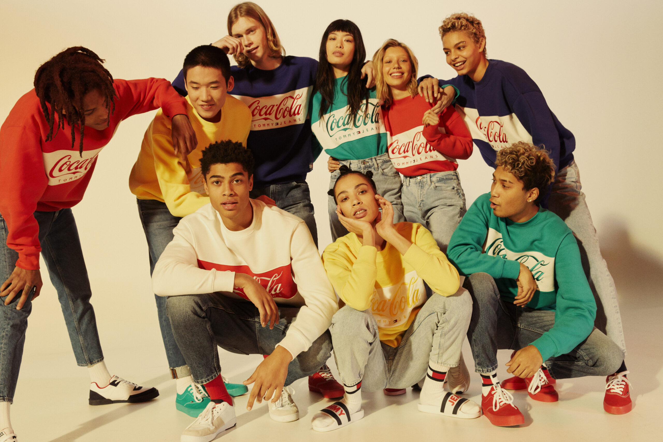 TOMMY JEANS X COCA COLA SP19_TJ_Coca-Cola_GRP_Look05_0073