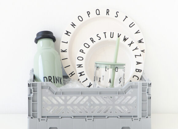 Tutete, tutto per i più piccoli 6012a0a3b253f-Design-Letters-Pack-Regalo-Bebe-Drink-Blanco-Tutete-1_l