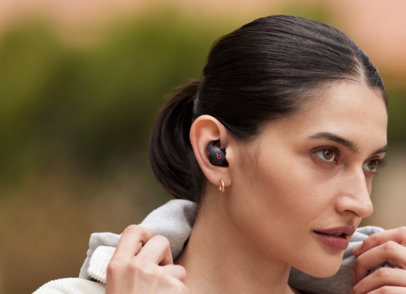 Beats Fit Pro: gli auricolari Beats più innovativi di sempre _BeatsFitPro_Black_Lifestyle_Cristina_0069_WEB_v2