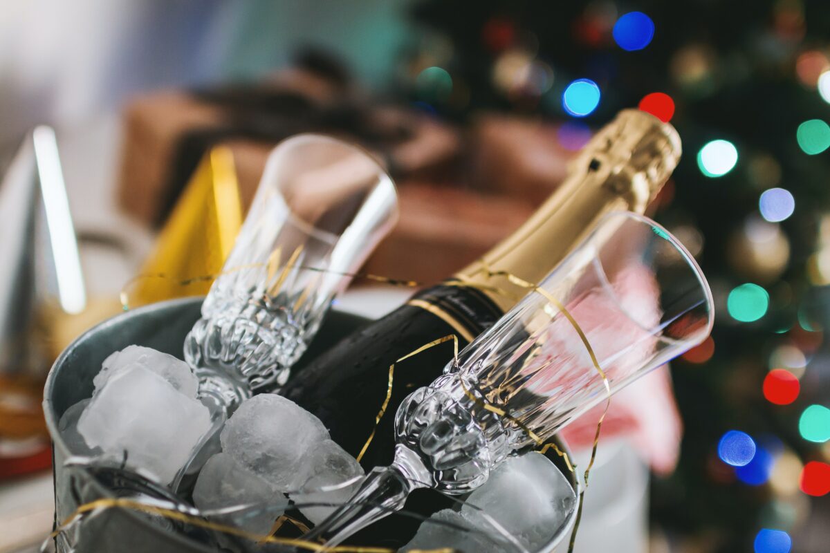 I 5 migliori vini da regalare per un compleanno o anniversario pexels-jeshootscom-834896-1