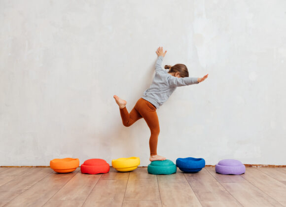 Stapelstein: Il gioco creativo per sviluppare abilità motorie e fantasia stapelstein-colors-rainbow-basic-3808