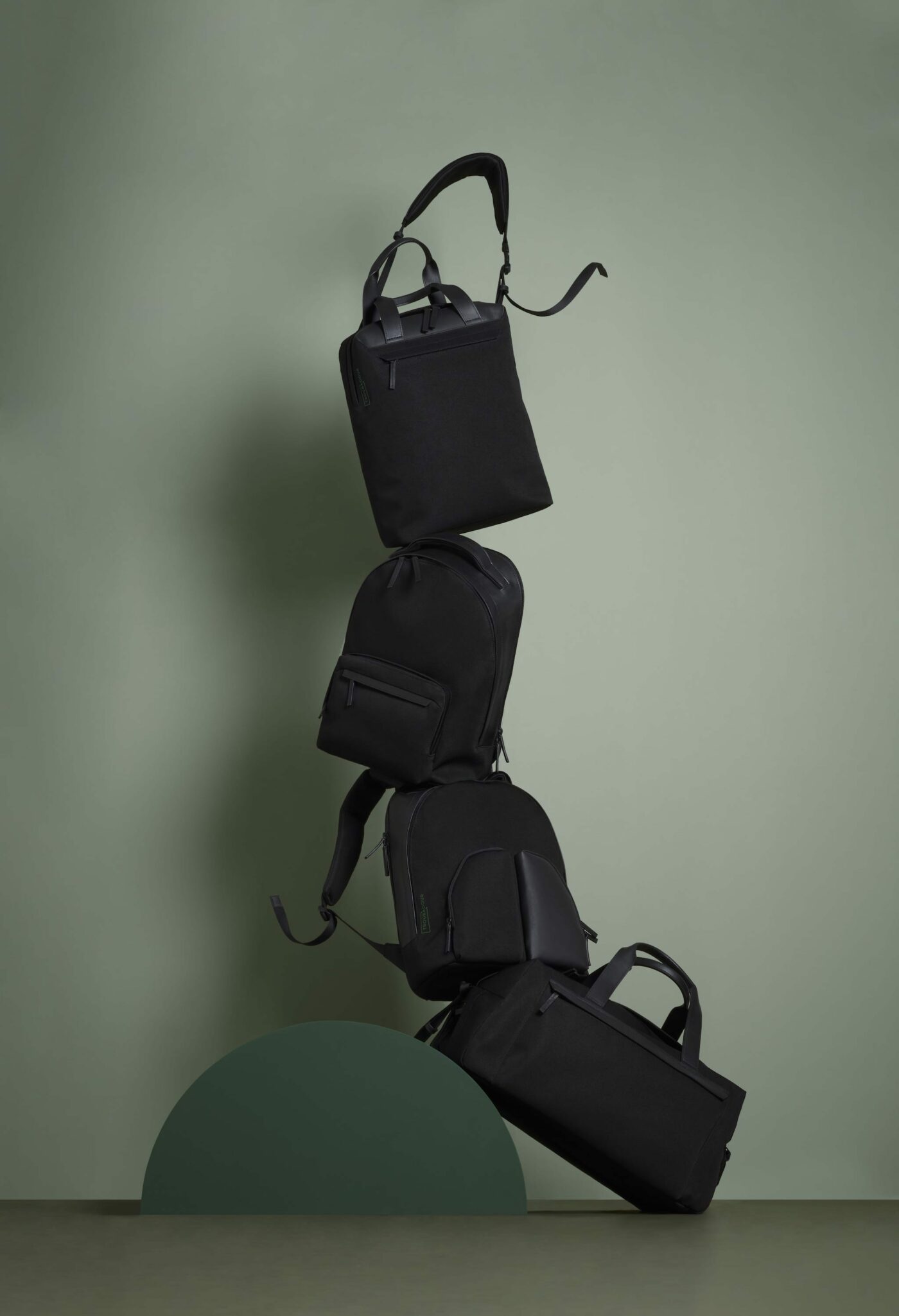 Borse Contemporanee per Uomini Sempre in Movimento