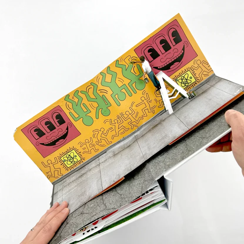 Keith Haring x Poposition Press: Arte a Sorpresa in Pop-Up 05_b65efe15-bd37-4264-b50b-2817425d3c80