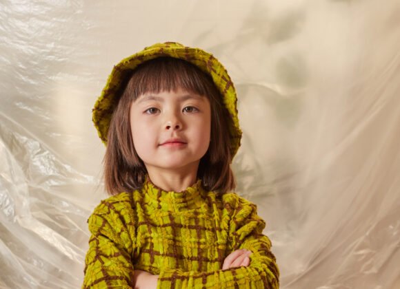 Studio Koter: La Collezione AW24 Promuove Moda Inclusiva e Sostenibile per Bambini AW24_Koter_Model_0917