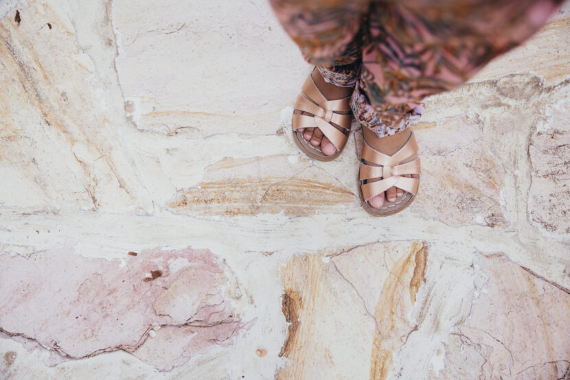 Salt-Water: stile e comfort senza tempo per l’estate WHITESPACE_Nhyira_OrigRosegold-6