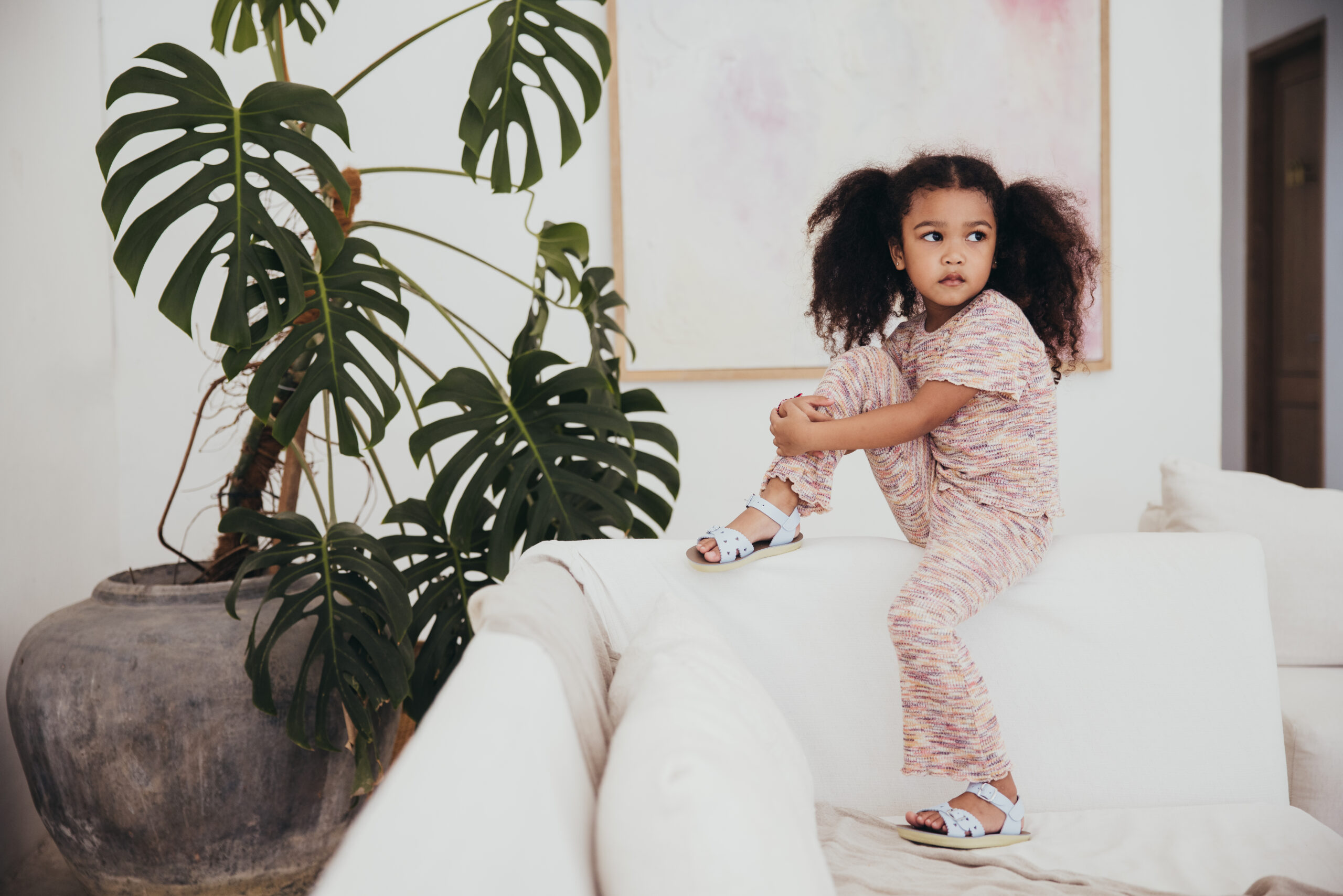 Salt-Water: stile e comfort senza tempo per l’estate WHITESPACE_Nhyira_PaleBlue_Sweetheart_TanUSA-3