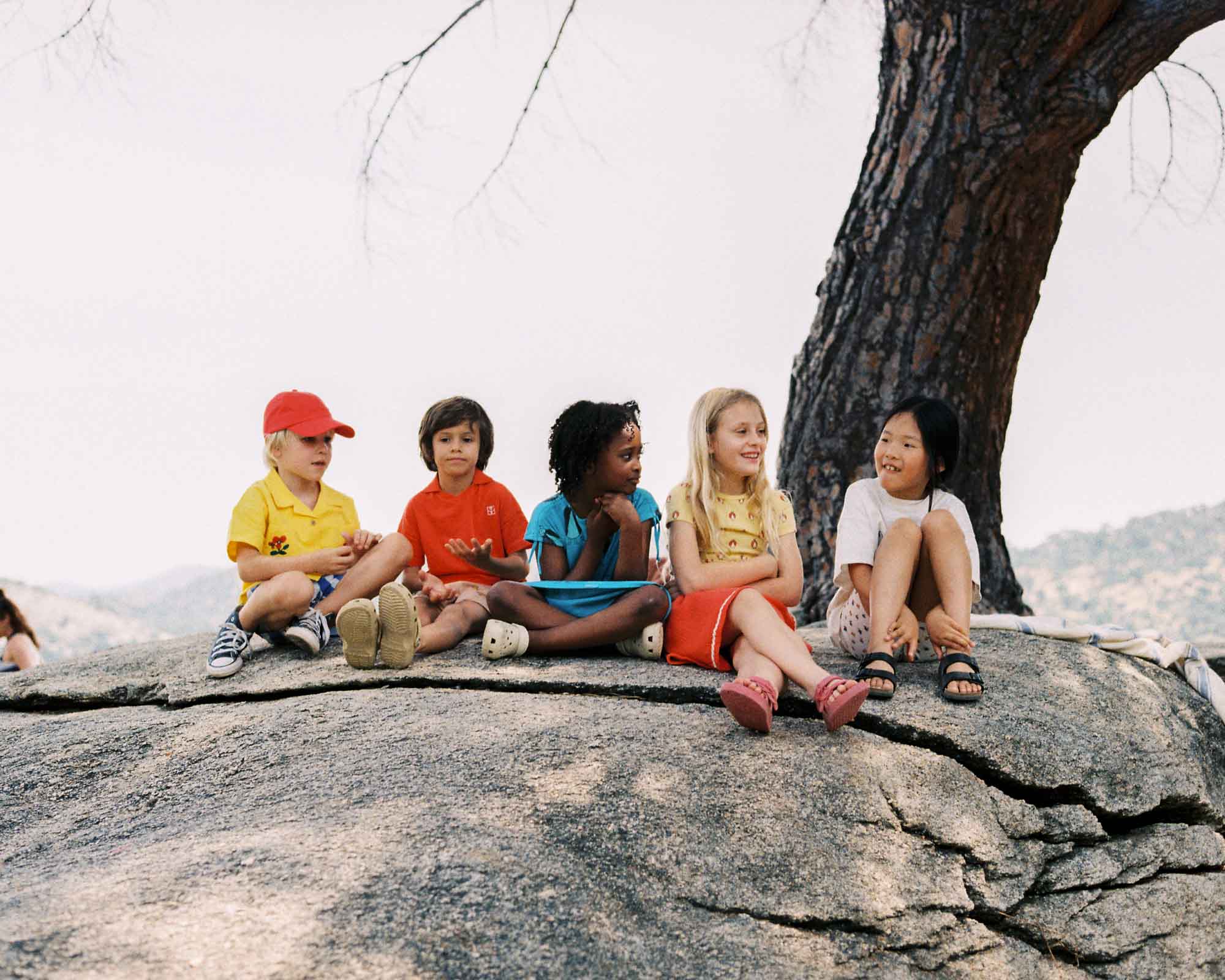 The Campamento SS26: Volver, il ritorno alle estati lente TheCampamento-SS26-Campaign-04