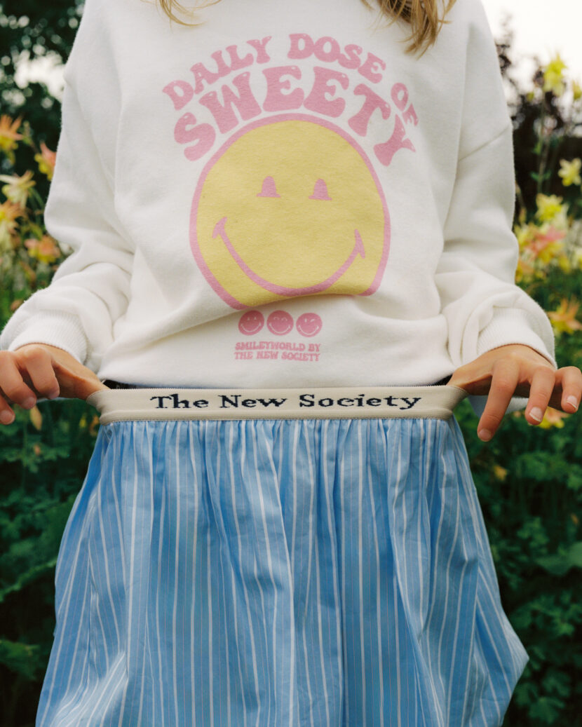 FLOWERFIELD_25_FEEDSIZE