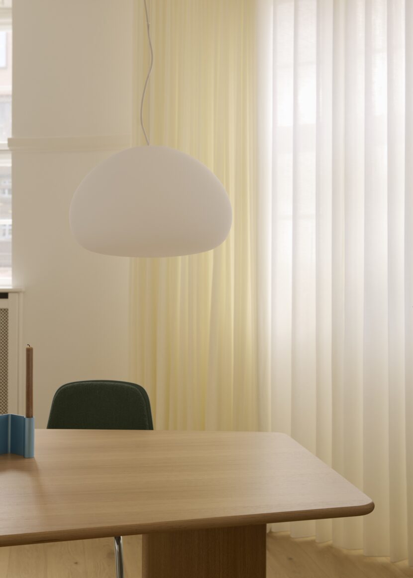 Muuto_Fluid-Pendant_lifestyle_01