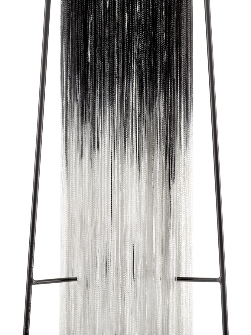 Serax_Kiki-Ann-Demeulemeester_packshot_black-white_detail_03